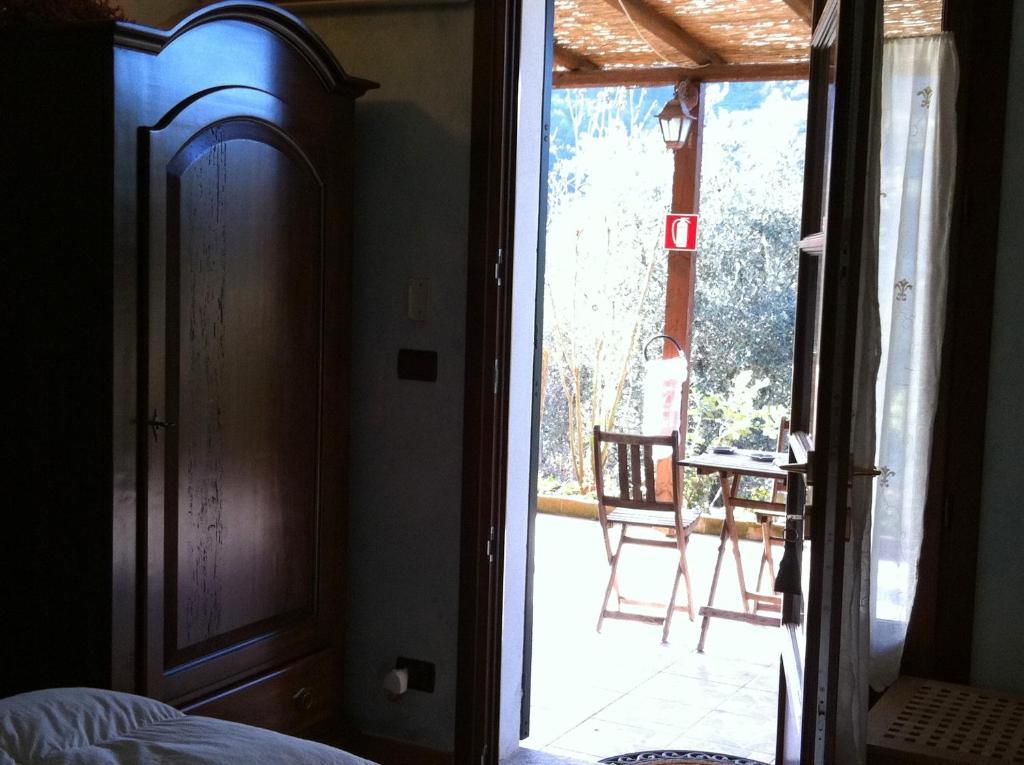 Agriturismo La Rocca Di Perti فينالي ليغوري الغرفة الصورة